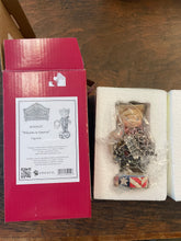 Load image into Gallery viewer, Jim shore, Disney traditions “welcome to America”