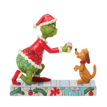 Load image into Gallery viewer, Grinch Giving Max a Bone Fig 6018964