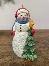 Load image into Gallery viewer, Ornament snowman with tree