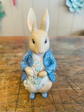 Load image into Gallery viewer, Jim Shore Peter rabbit mini