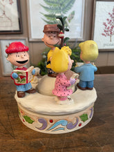 Load image into Gallery viewer, Jim shore Charlie Brown and Friends around Christmas