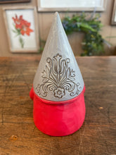 Load image into Gallery viewer, Jim shore Grey Floral Hat Gnome